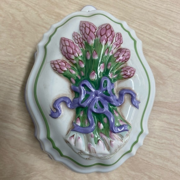 Vintage 1986 Le Cordon Bleu Asparagus mold The Franklin Mint Wall Hanging Decor - Picture 1 of 6